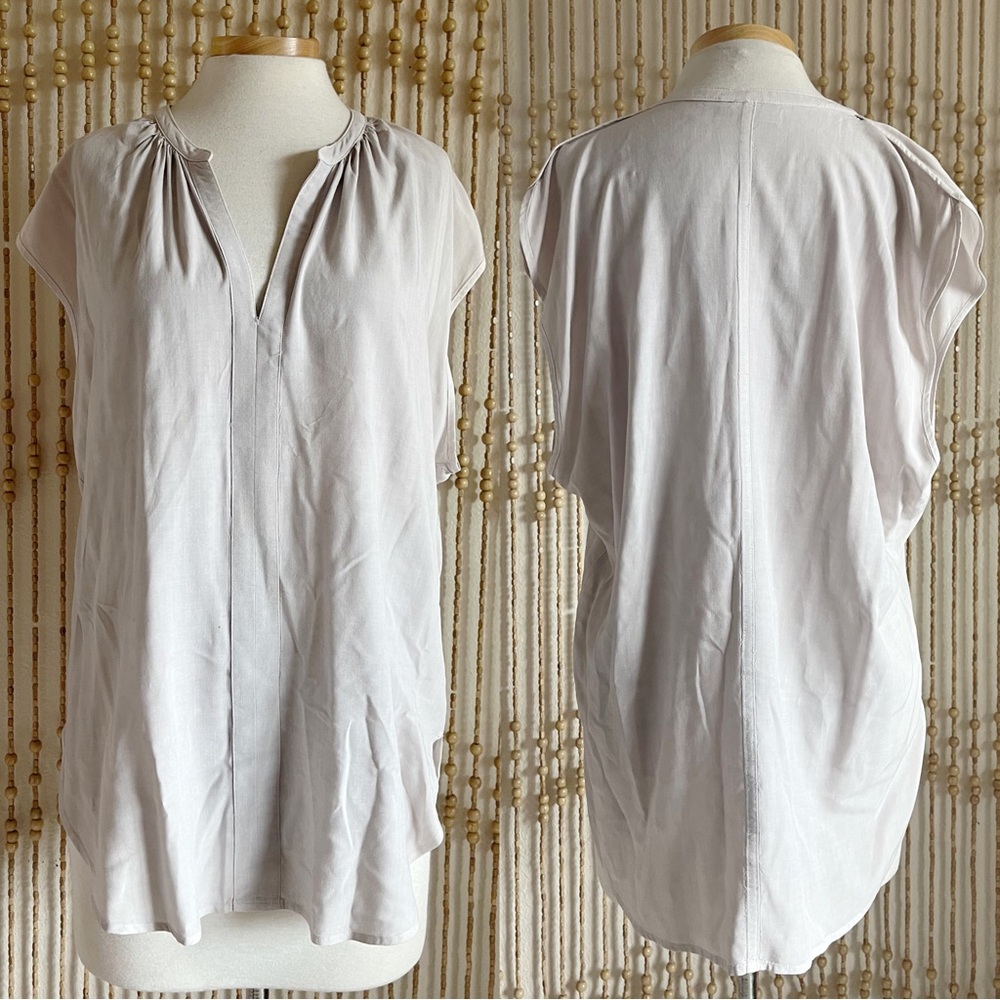 The Odell’s Anthropologie Stone Gray V Neck Smock Tunic Short Sleeve Blouse